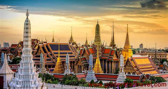 3 days exploring golden temples in Bangkok
